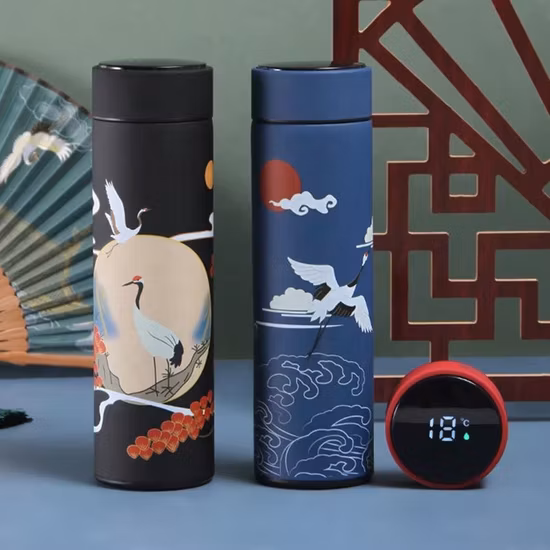 温度表示付きのスマート真空ステンレススポーツボトル。  LEDディスプレイ付き断熱ステンレススチールウォーターボトル